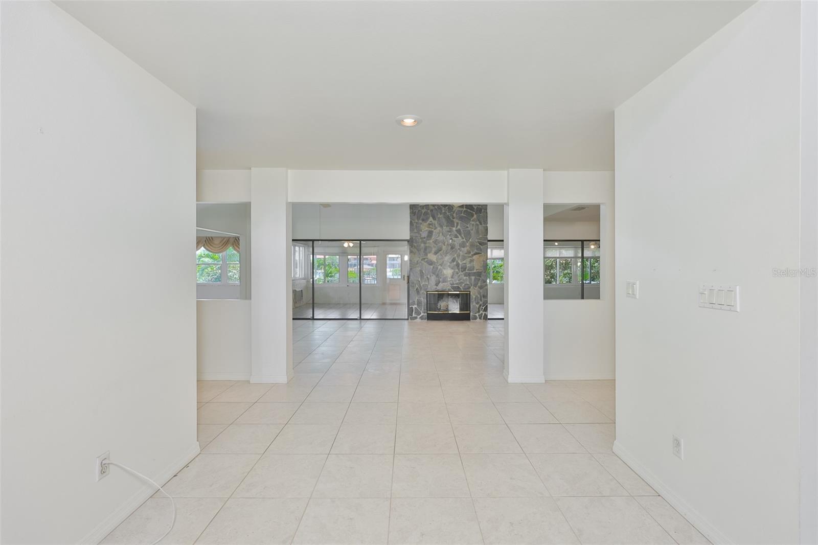 929 Symphony Isles Blvd Property Photo 9