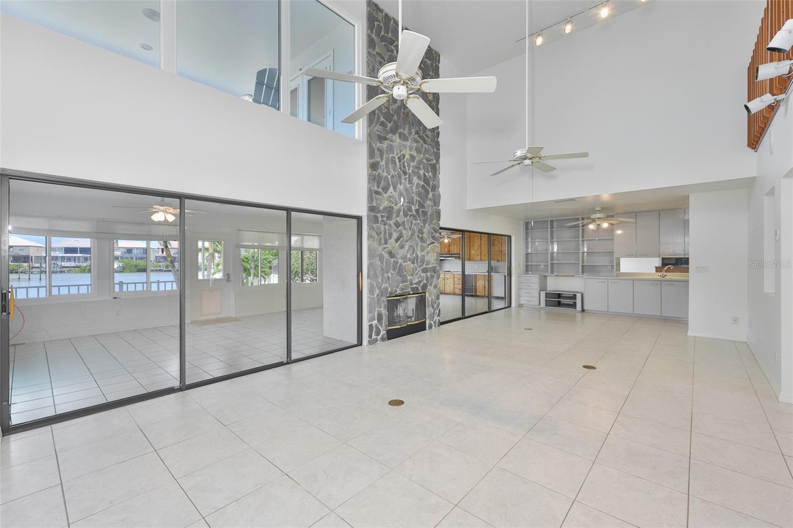 929 Symphony Isles Blvd Property Photo 10