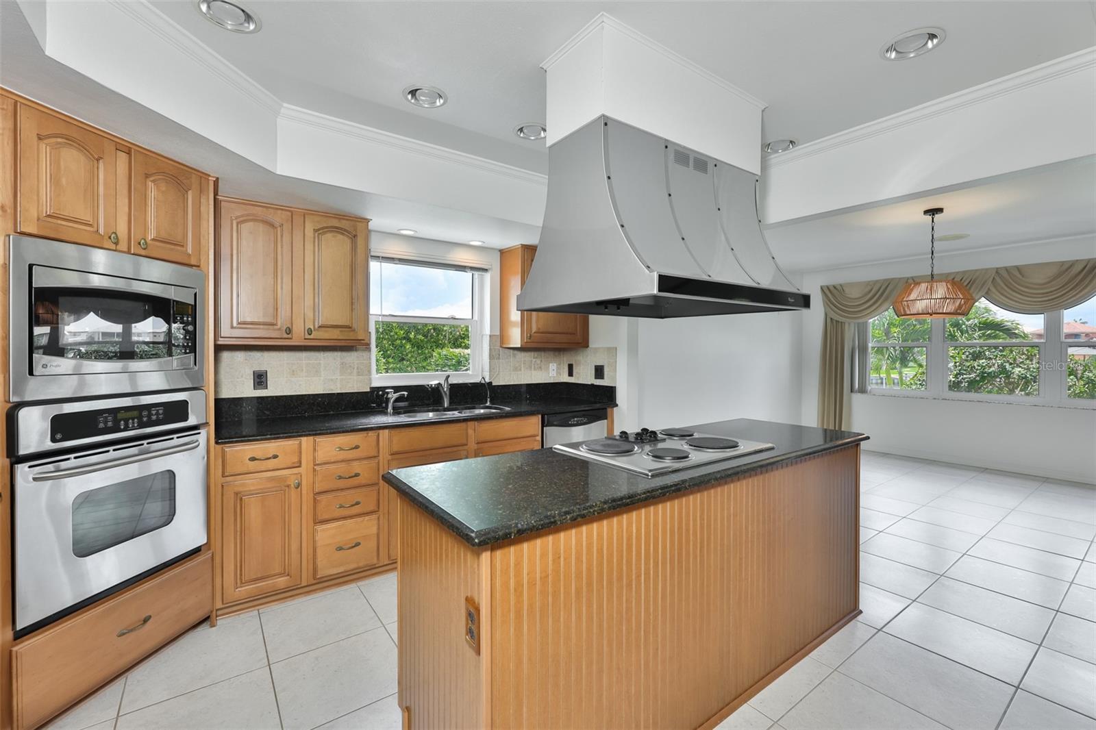 929 Symphony Isles Blvd Property Photo 16