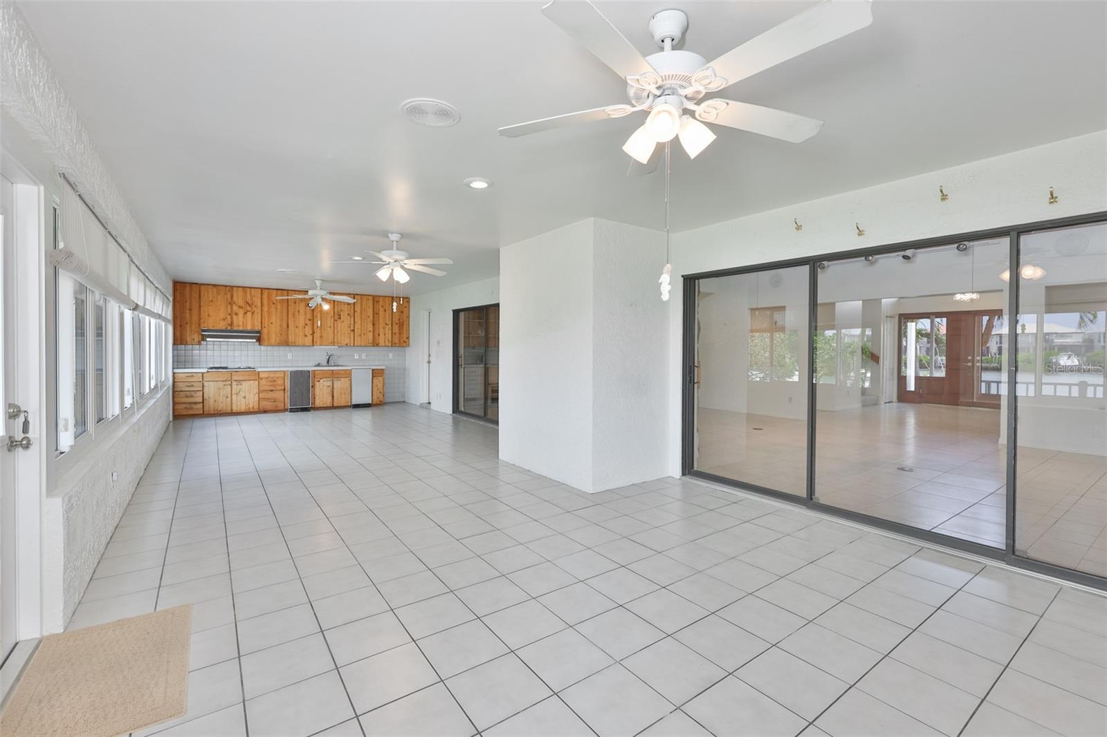 929 Symphony Isles Blvd Property Photo 24
