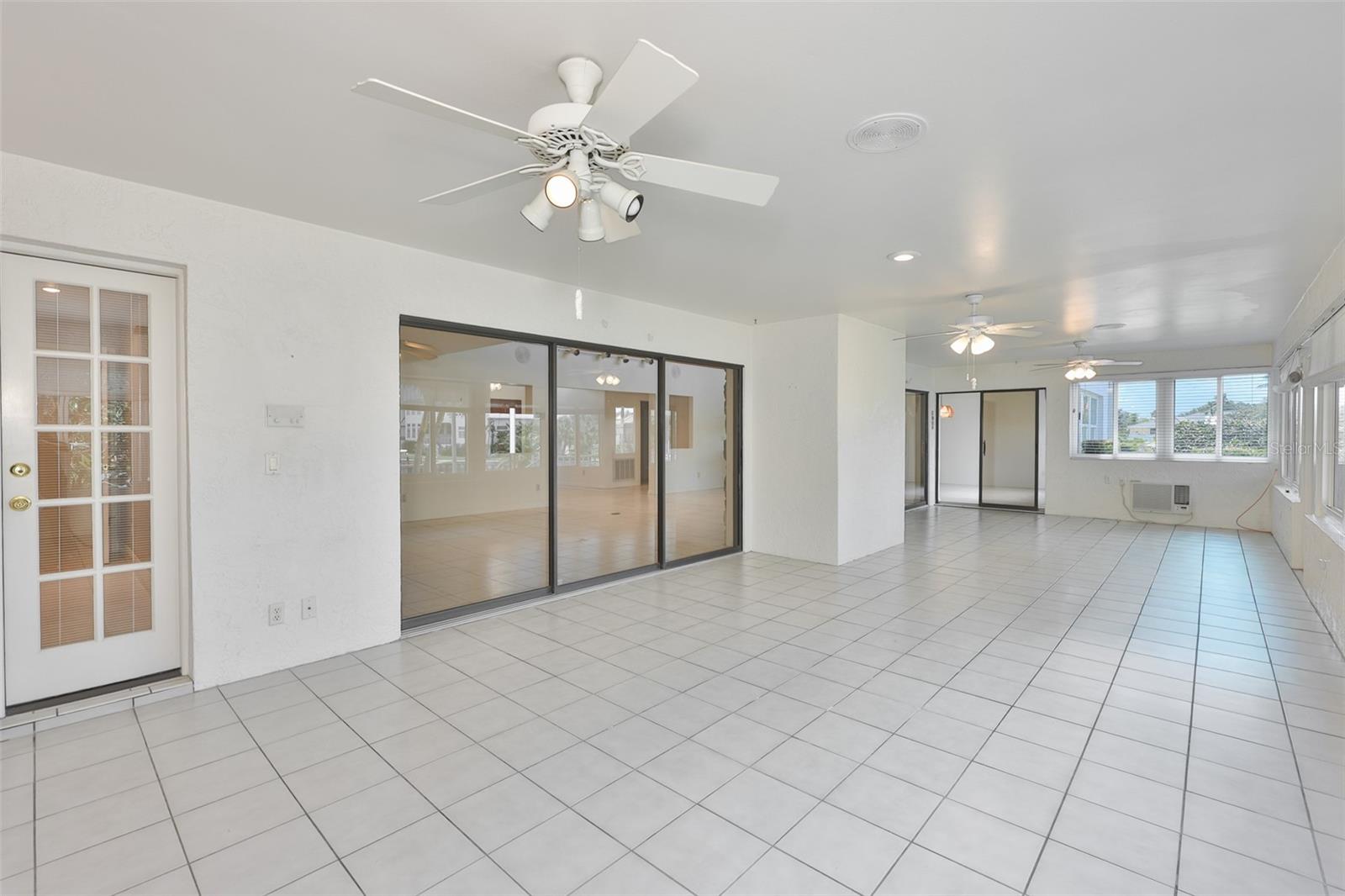 929 Symphony Isles Blvd Property Photo 26