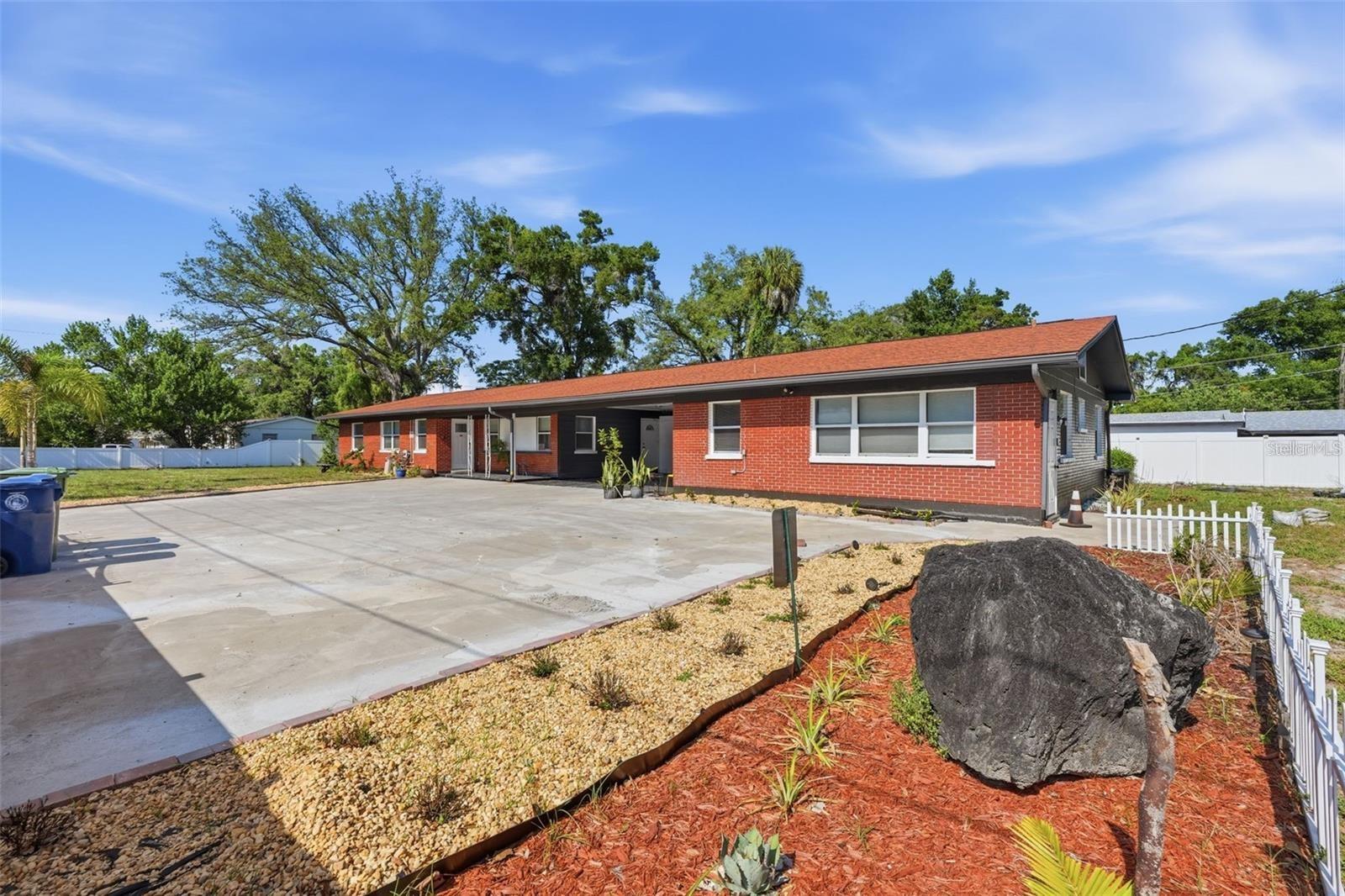 10107 N ASTER AVE Property Photo 1