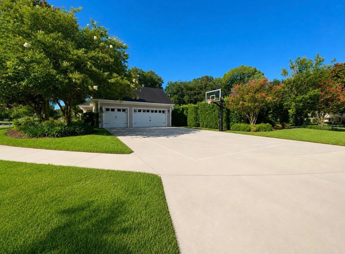 5650 Killians Path Property Photo 3