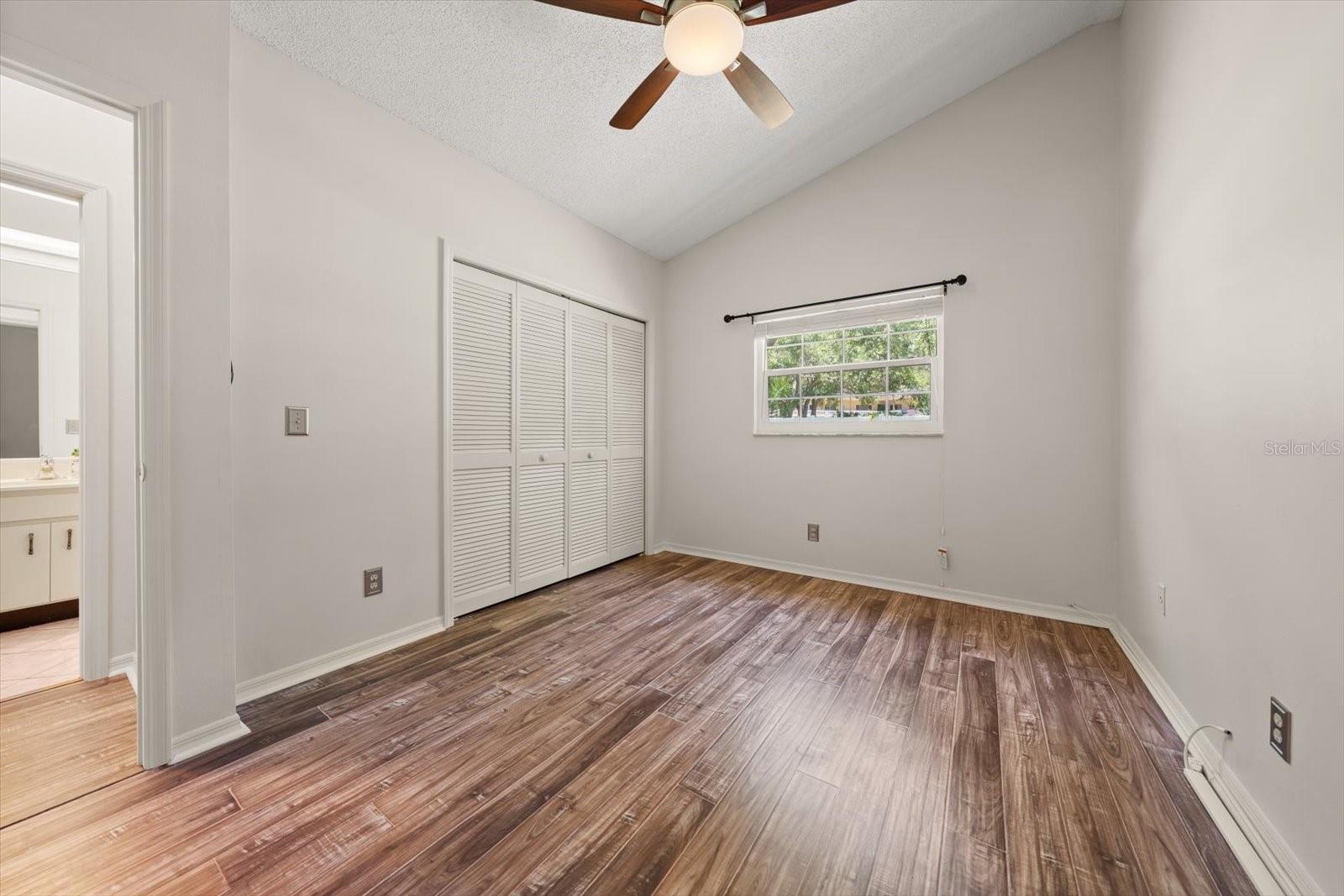 2069 Lakeview Dr Property Photo 24