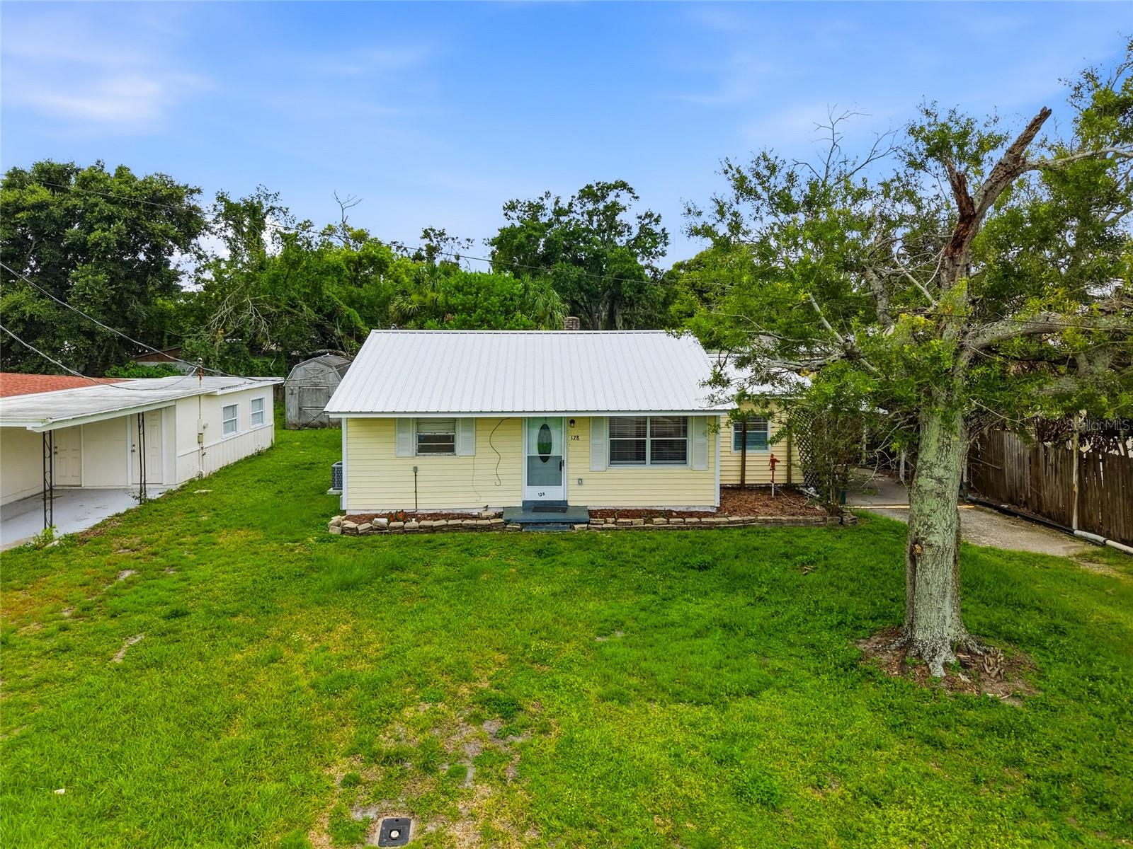 128 NW 10TH DR