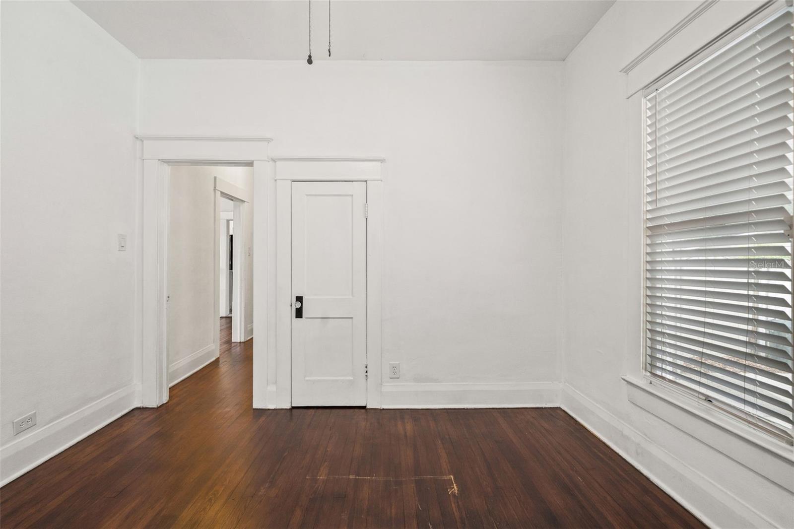 102 W North St Property Photo 16