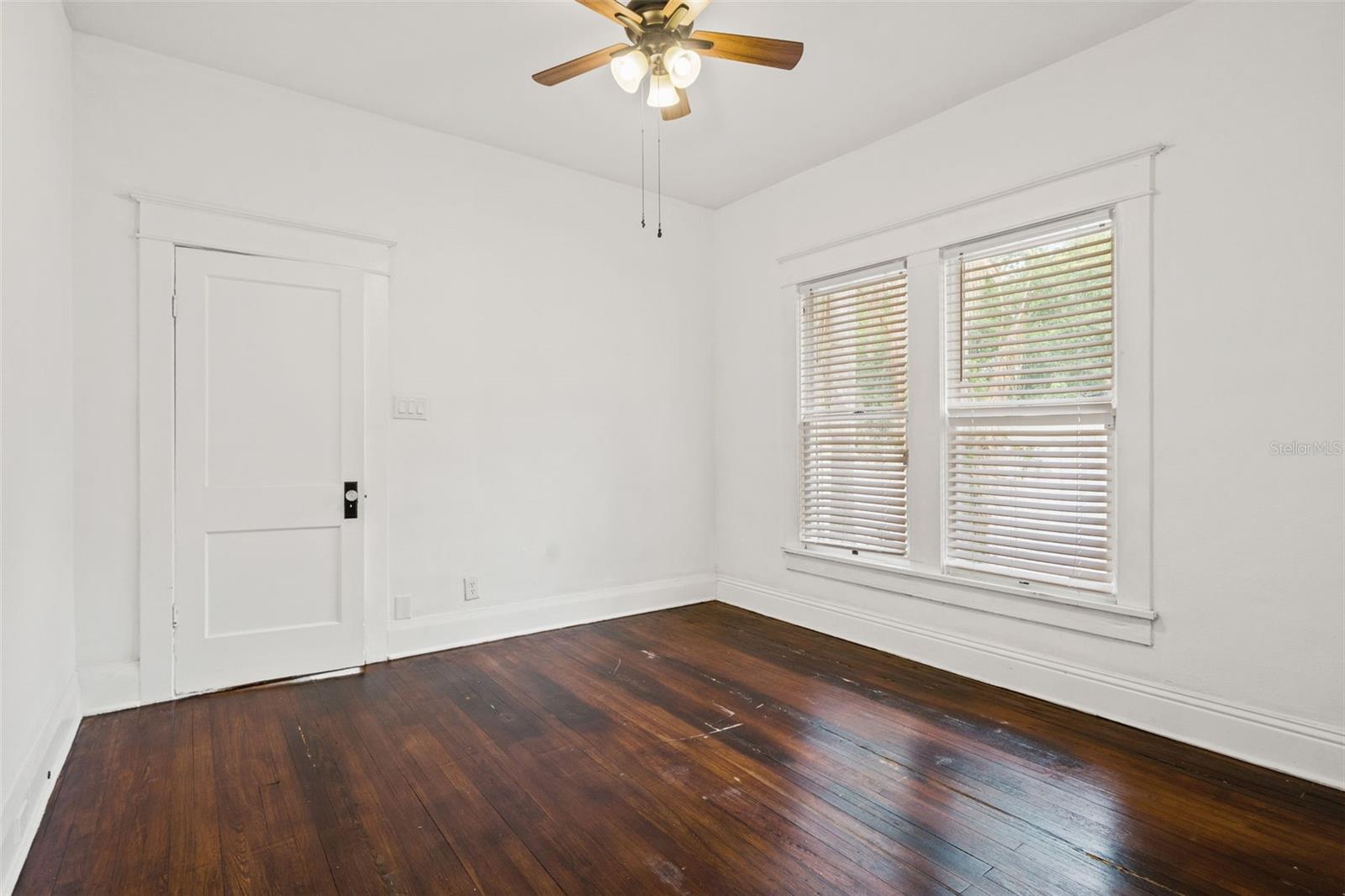 102 W North St Property Photo 18