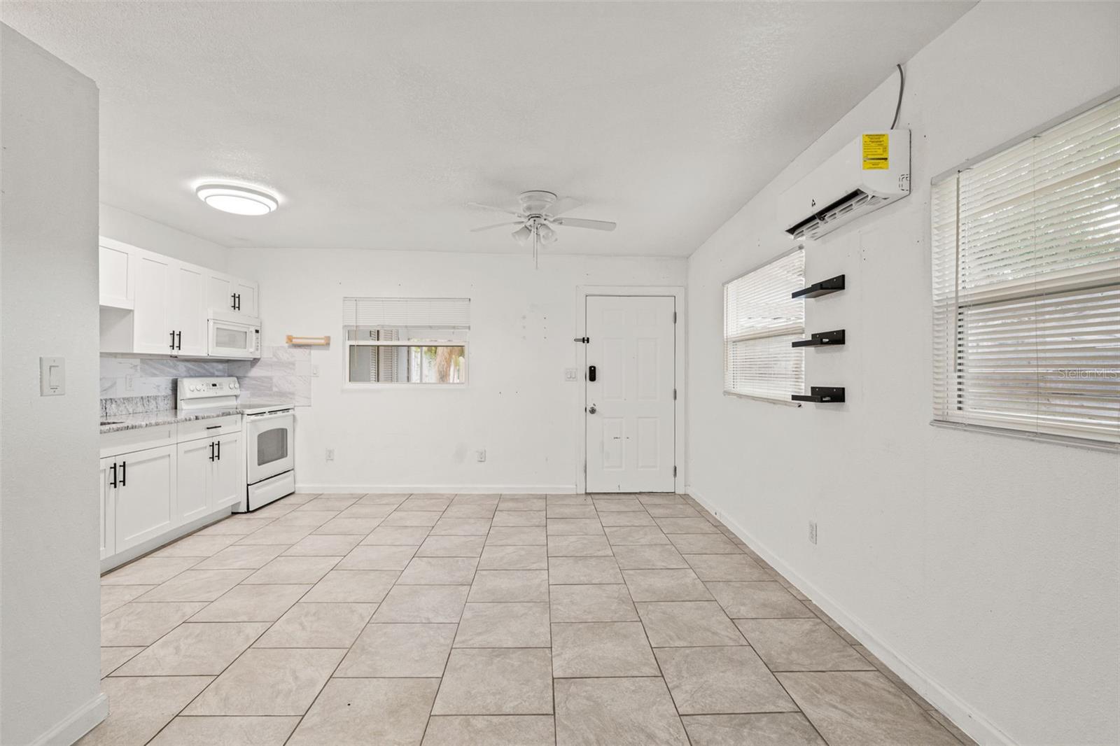102 W North St Property Photo 39