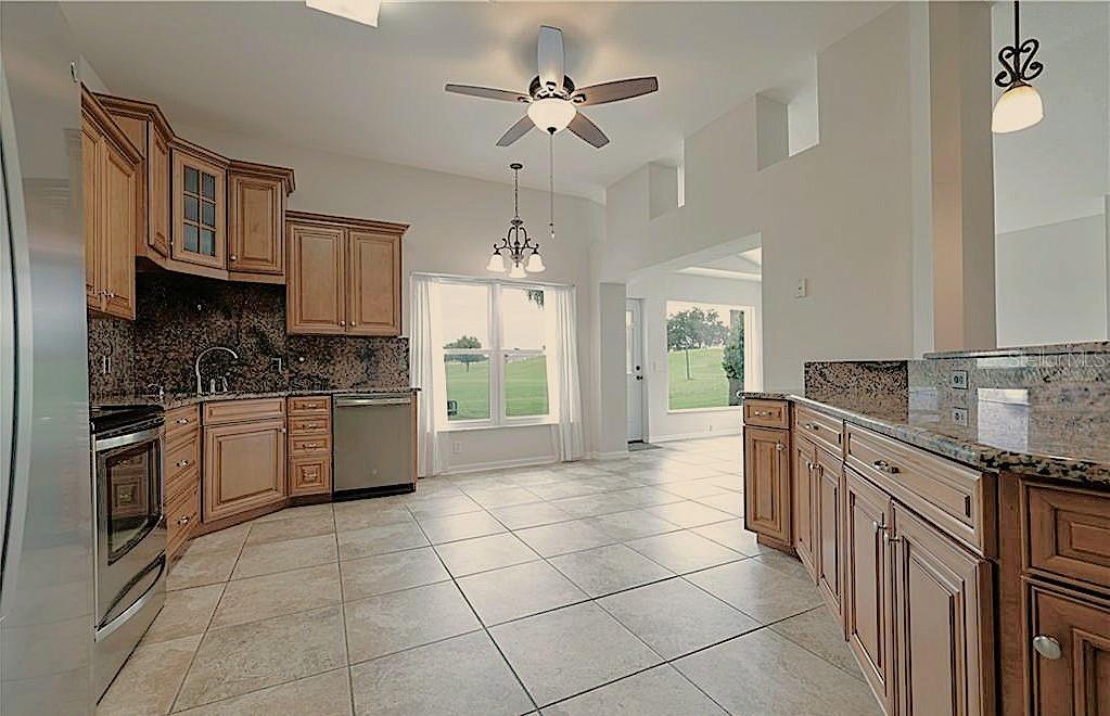 521 W Hillwood Path Property Photo 10