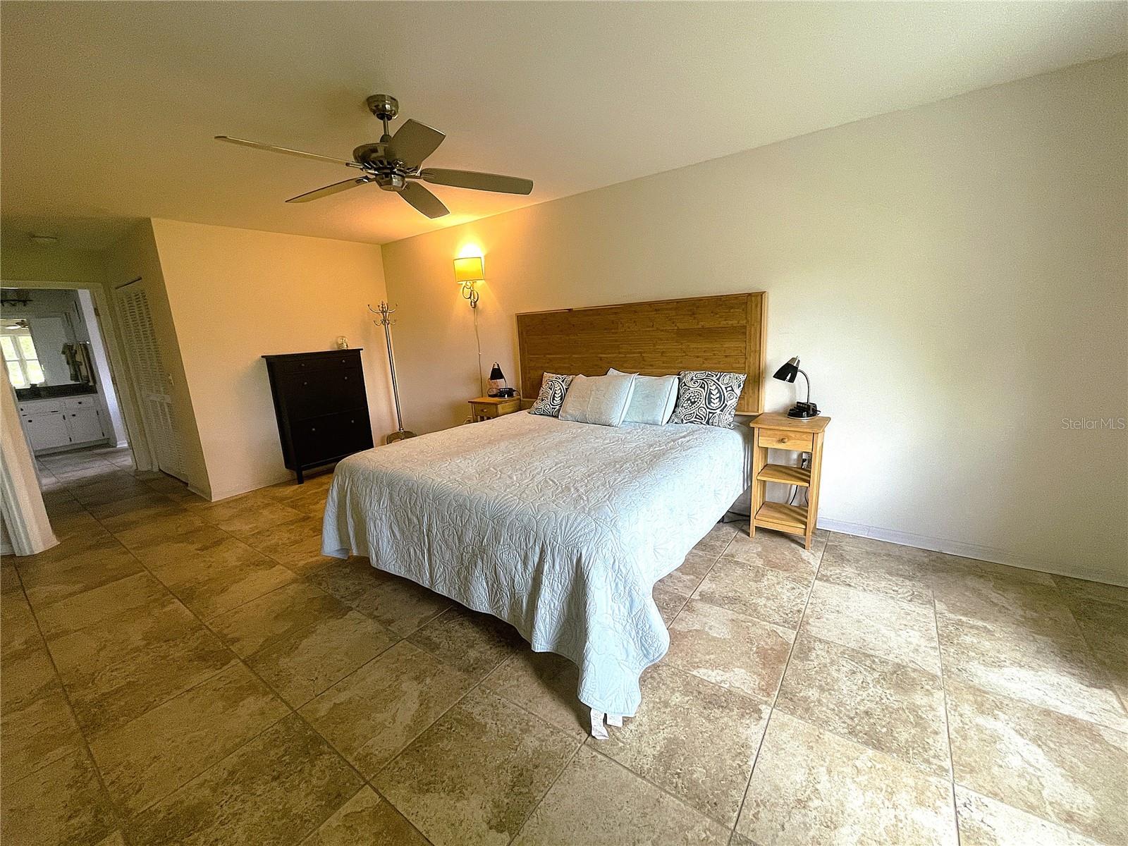 521 W Hillwood Path Property Photo 16