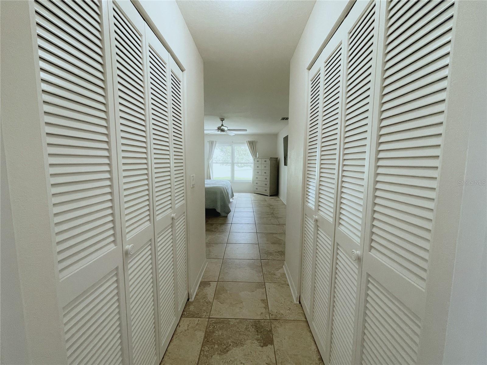 521 W Hillwood Path Property Photo 17
