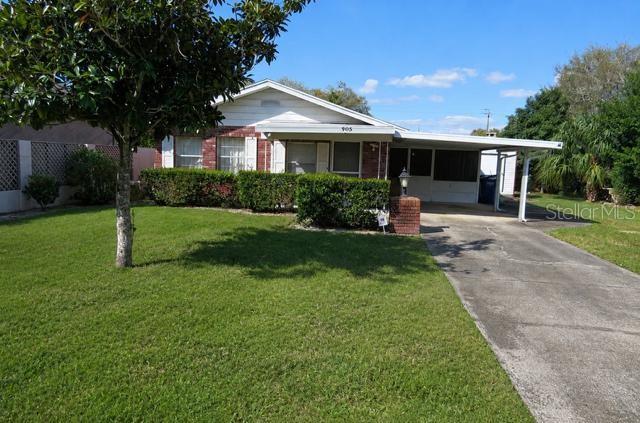 905 AVENUE E NE Property Photo 1
