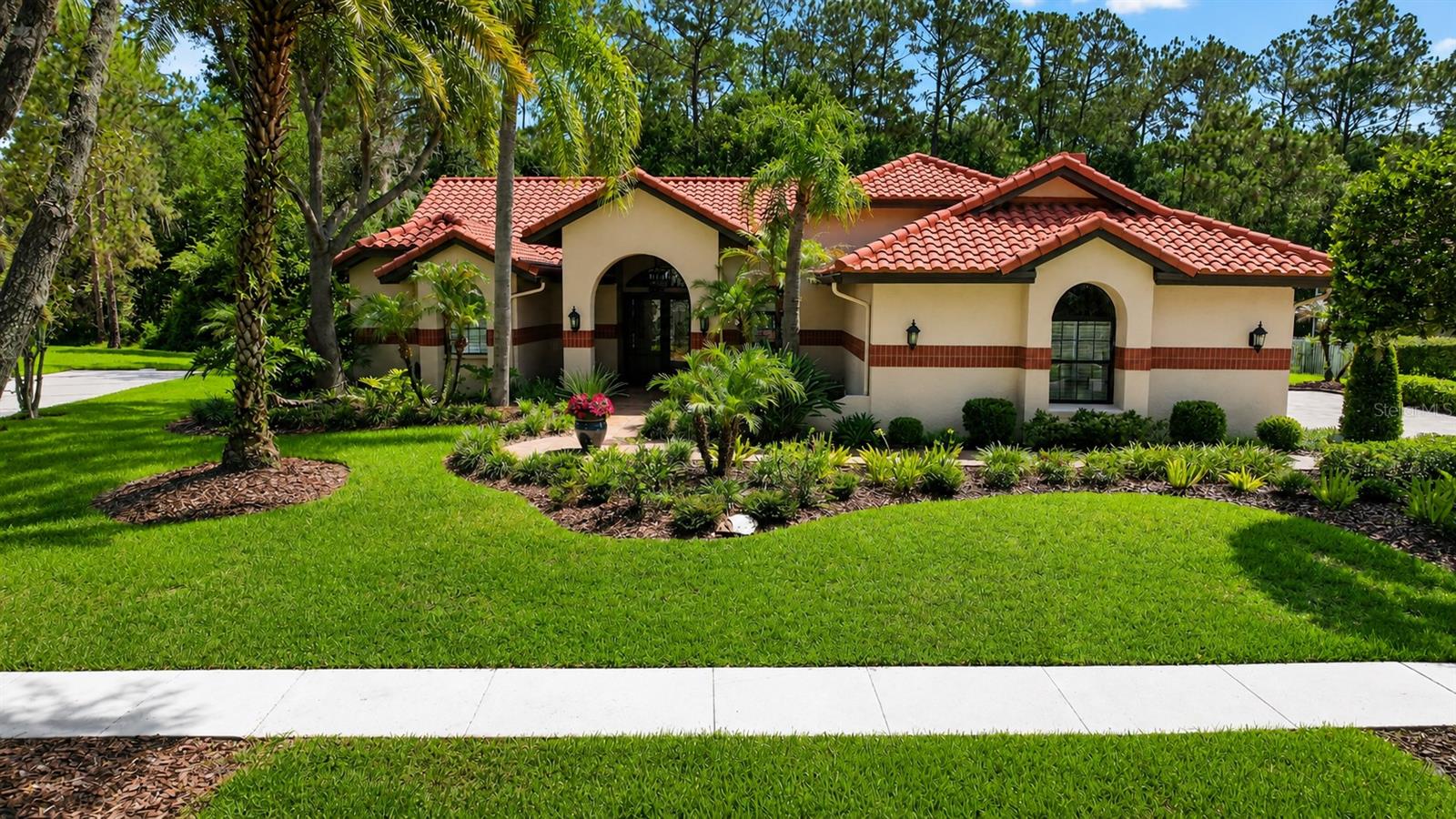 8944 MAGNOLIA CHASE CIR