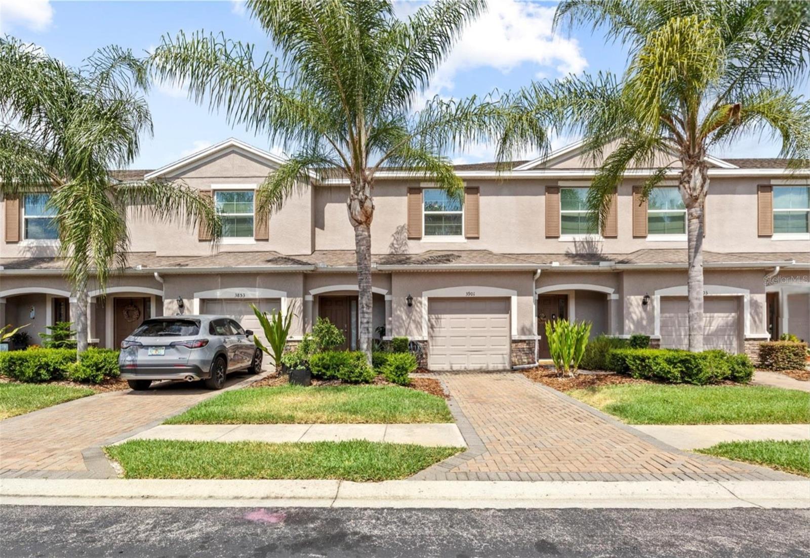 3901 Silverlake Way Property Photo 1