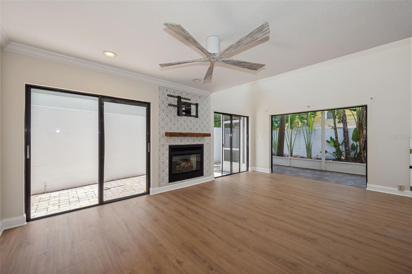 4510 W Fig St #c Property Photo 4
