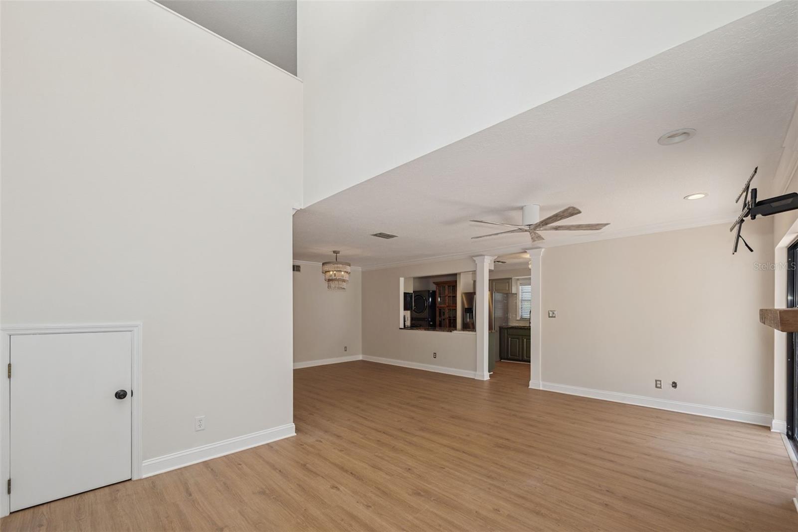 4510 W Fig St #c Property Photo 6