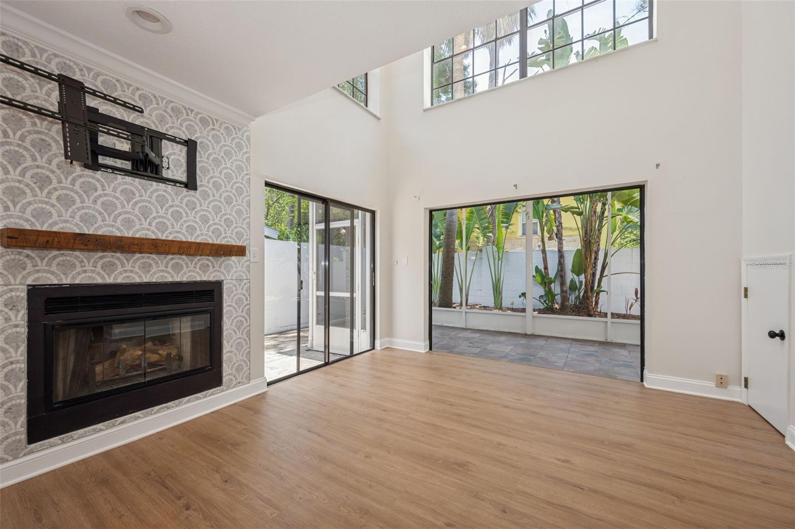 4510 W Fig St #c Property Photo 9
