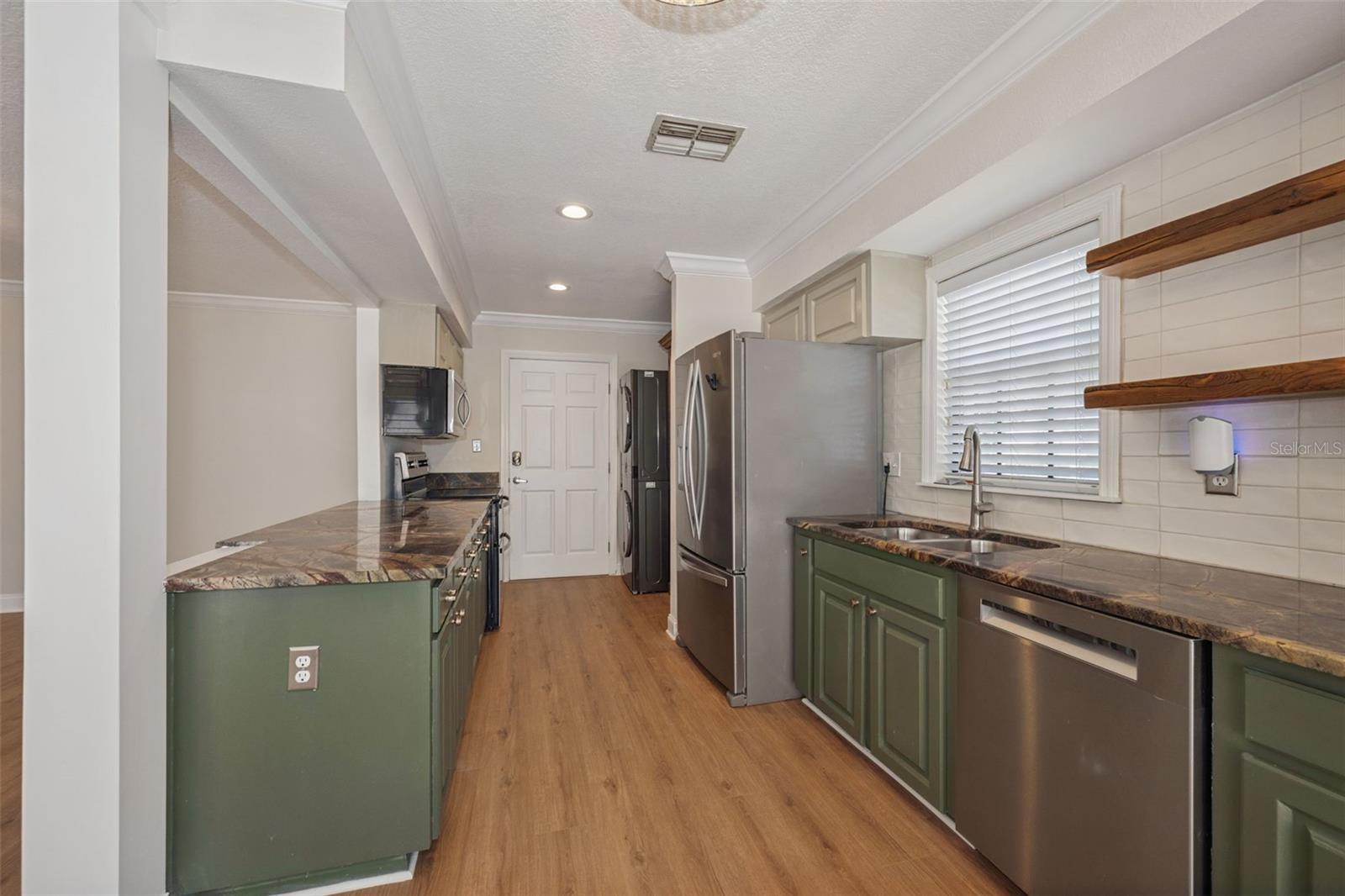 4510 W Fig St #c Property Photo 15