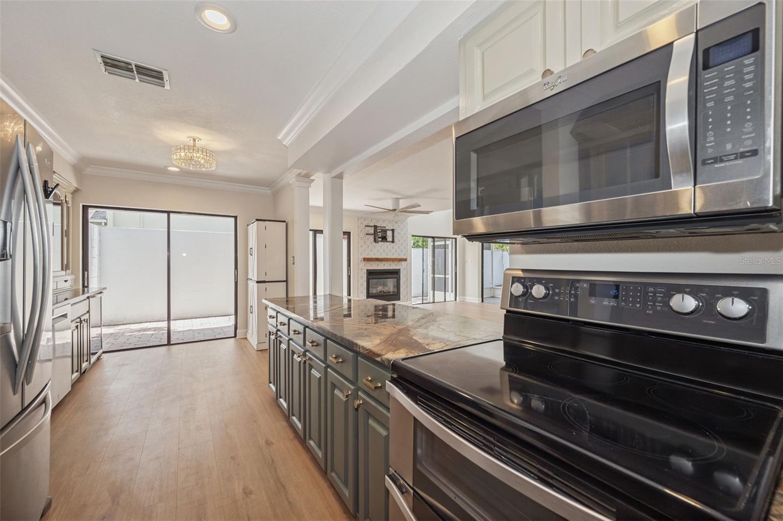 4510 W Fig St #c Property Photo 16