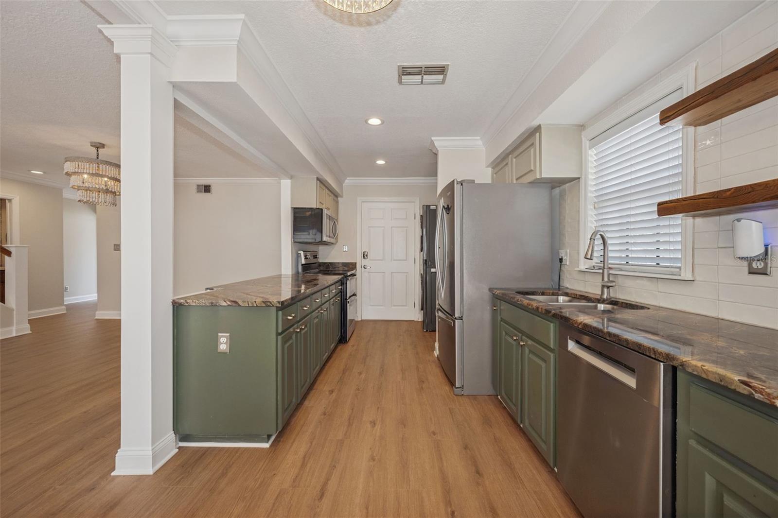 4510 W Fig St #c Property Photo 23