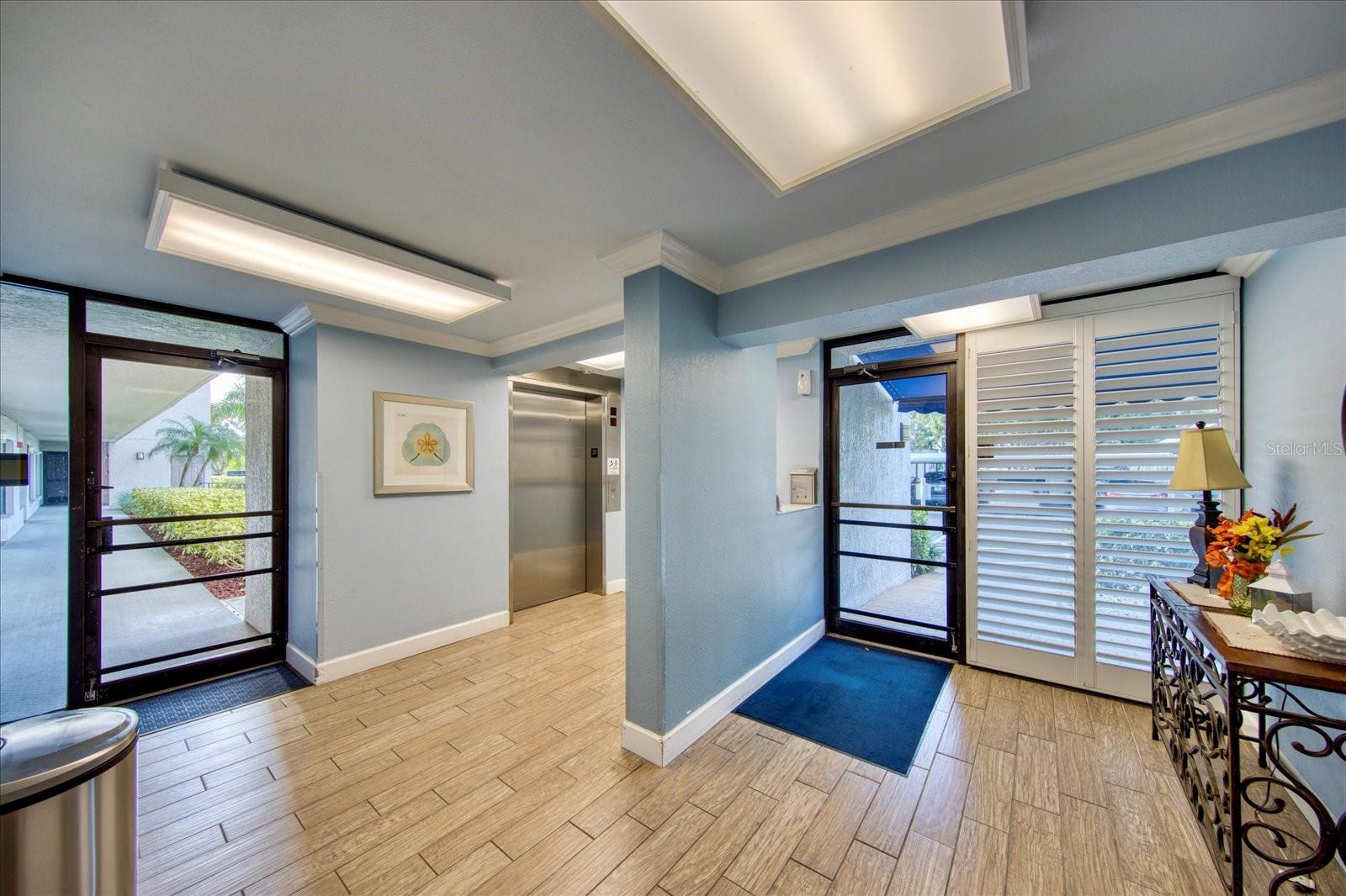 1324 Pasadena Ave S #204 Property Photo 4