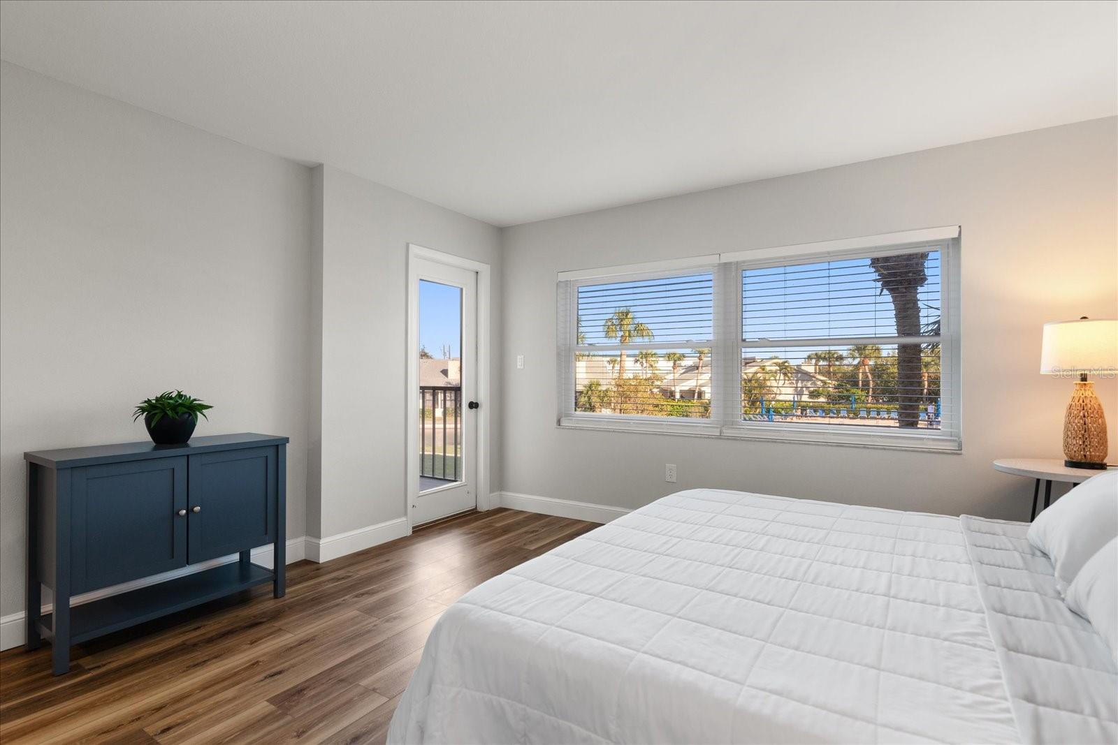 1324 Pasadena Ave S #204 Property Photo 32
