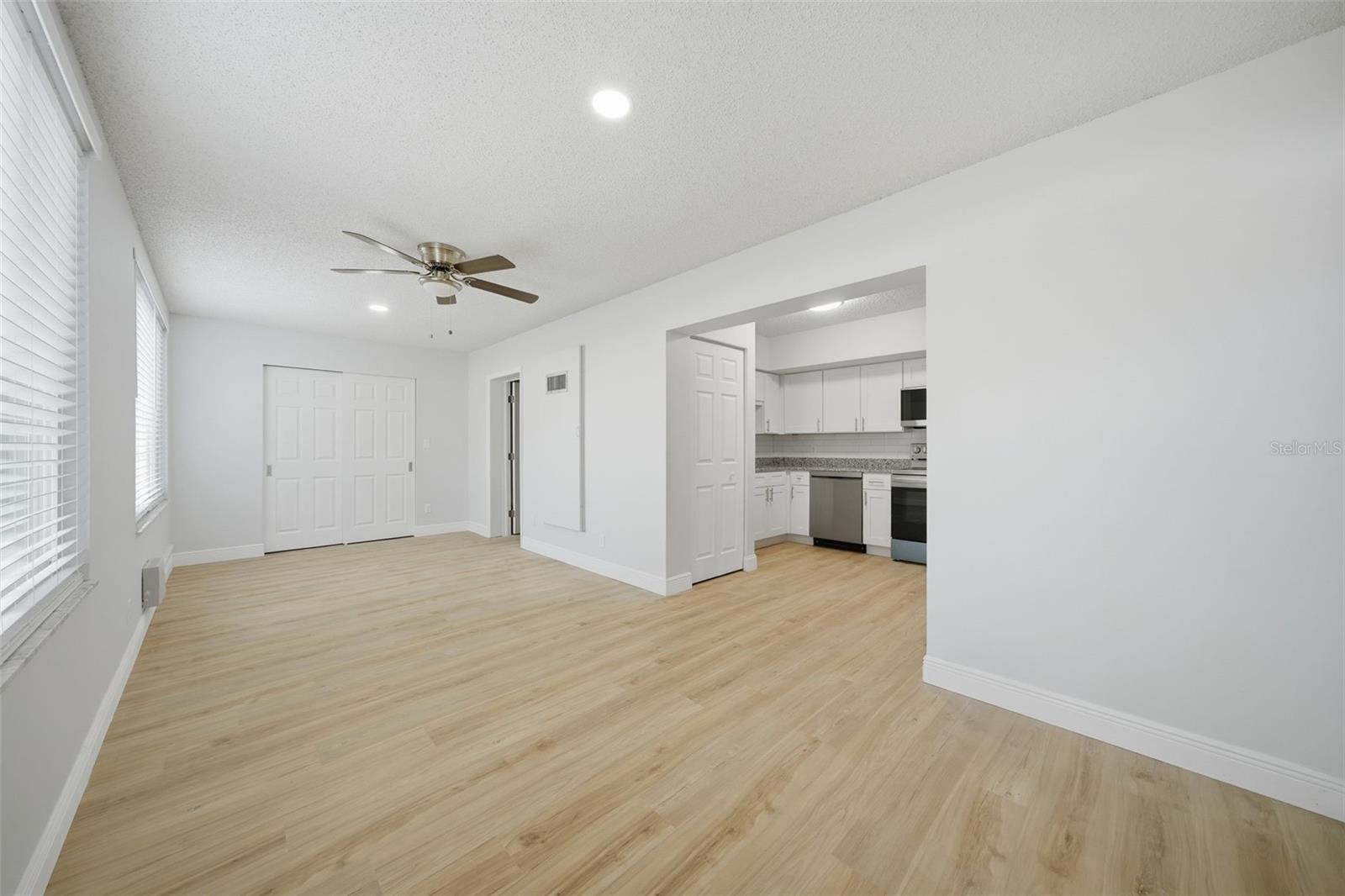 2401 Ecuadorian Way #19 Property Photo 14