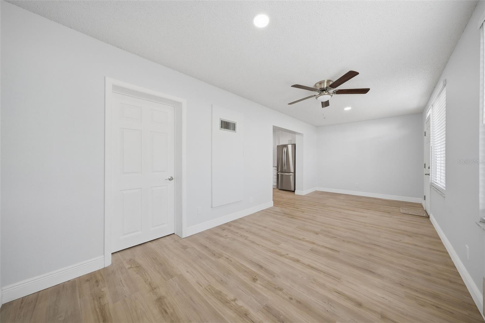 2401 Ecuadorian Way #19 Property Photo 15