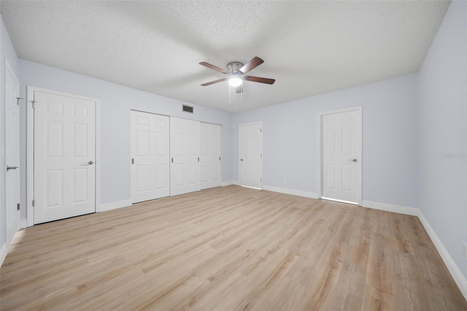 2401 Ecuadorian Way #19 Property Photo 16