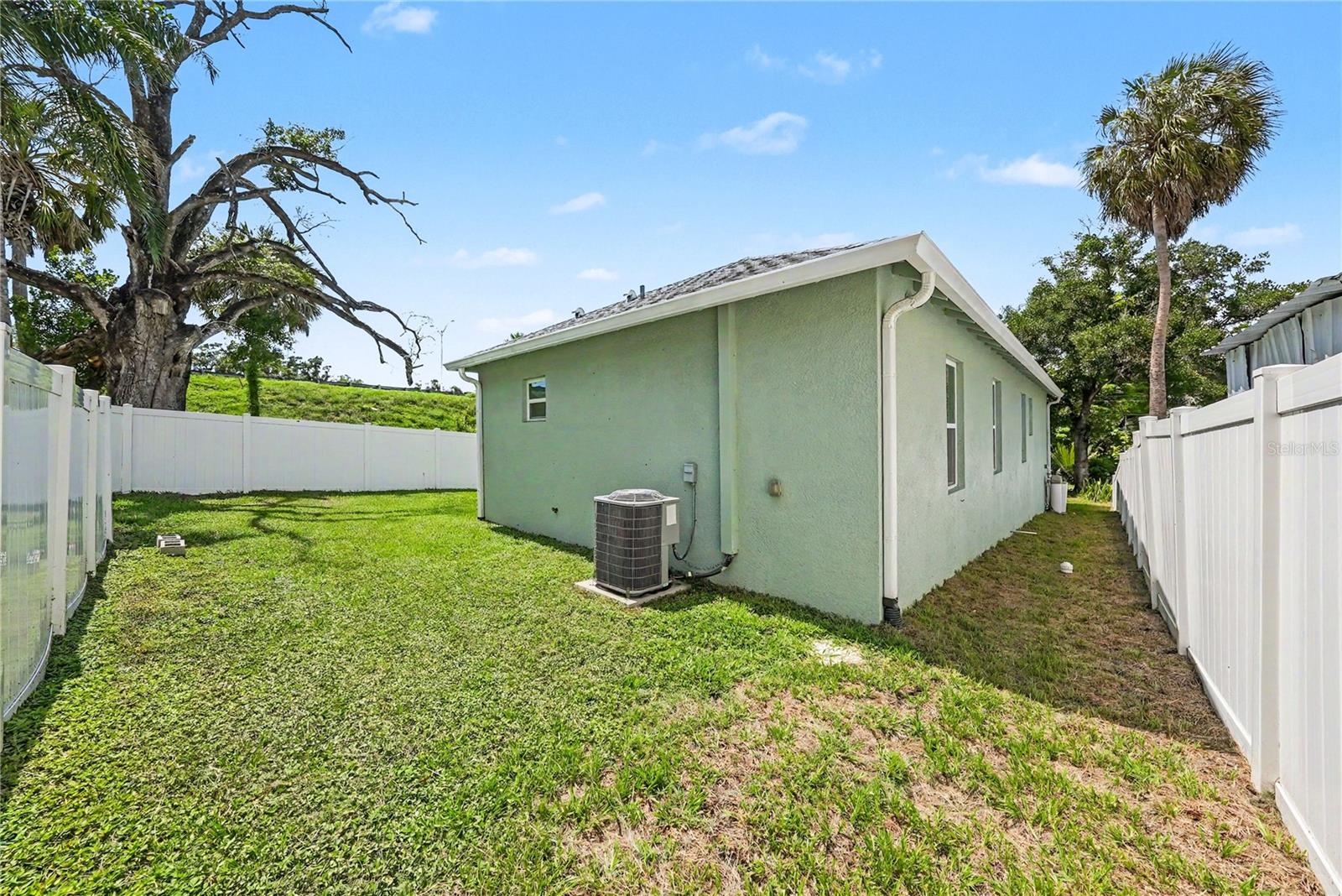 701 E Hollywood St Property Photo 30