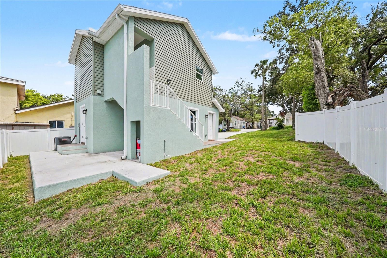 701 E Hollywood St Property Photo 34