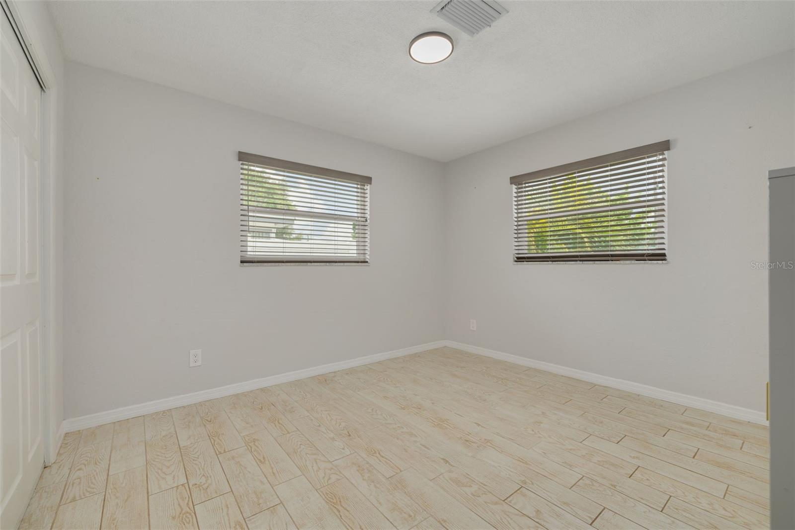 710 50th Ave N Property Photo 17
