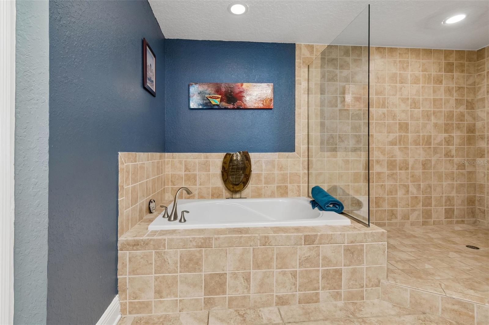 1038 Bellasol Way #403 Property Photo 20