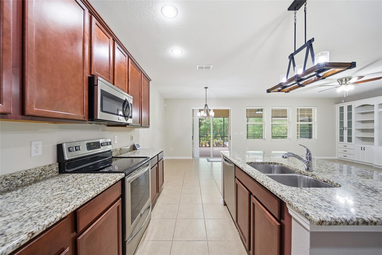 30643 Walker Cup Pl Property Photo 6