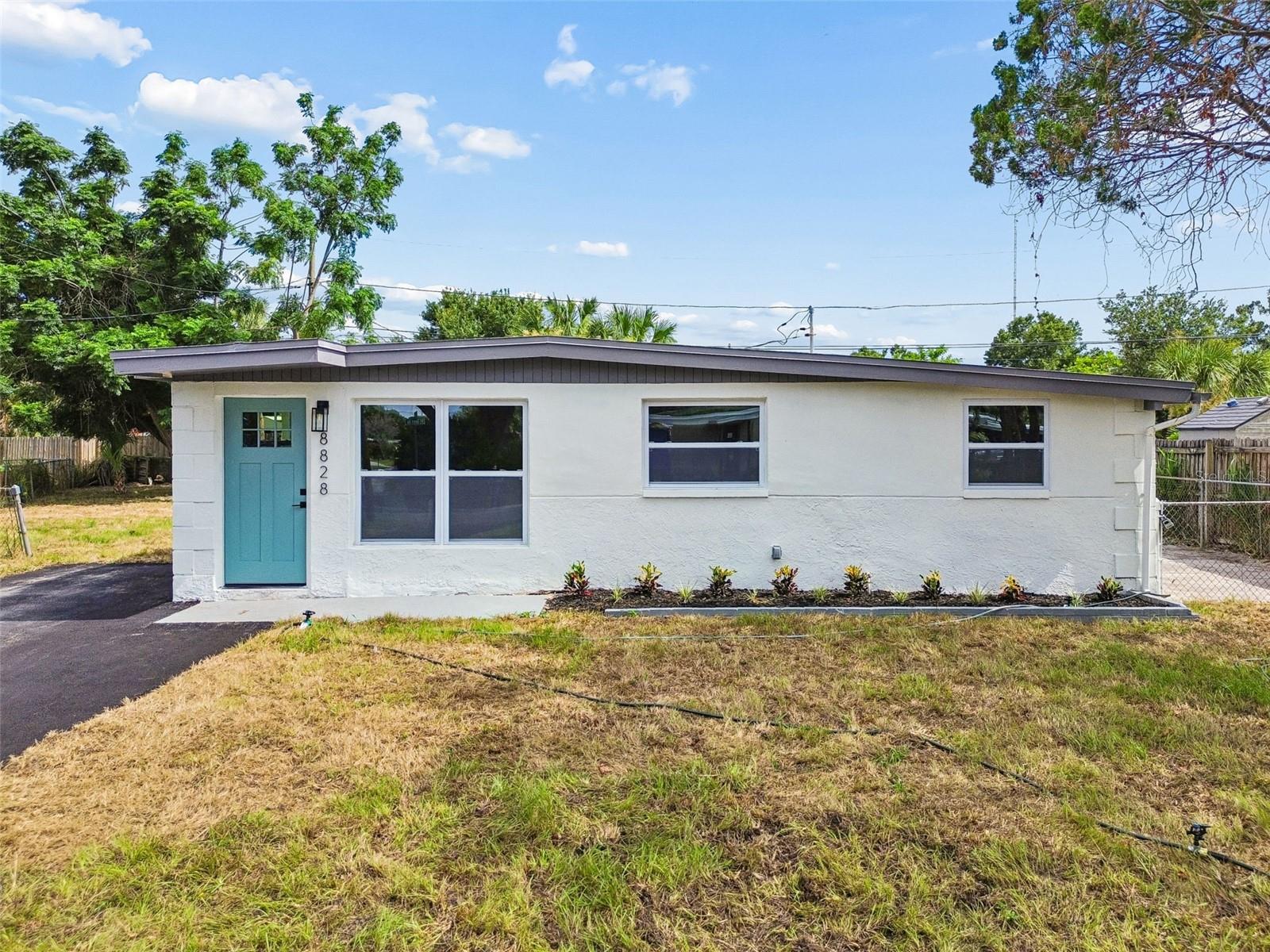 8828 91ST TER Property Photo 1