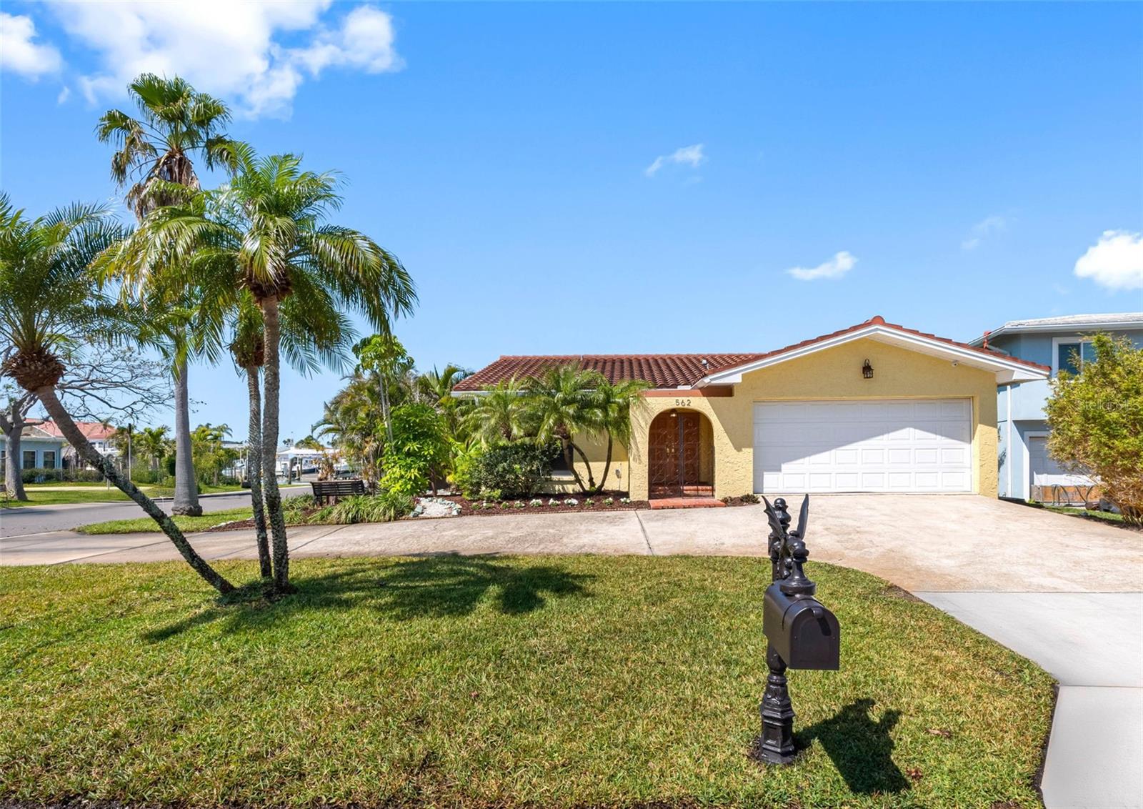 562 Johns Pass Ave Property Photo 1