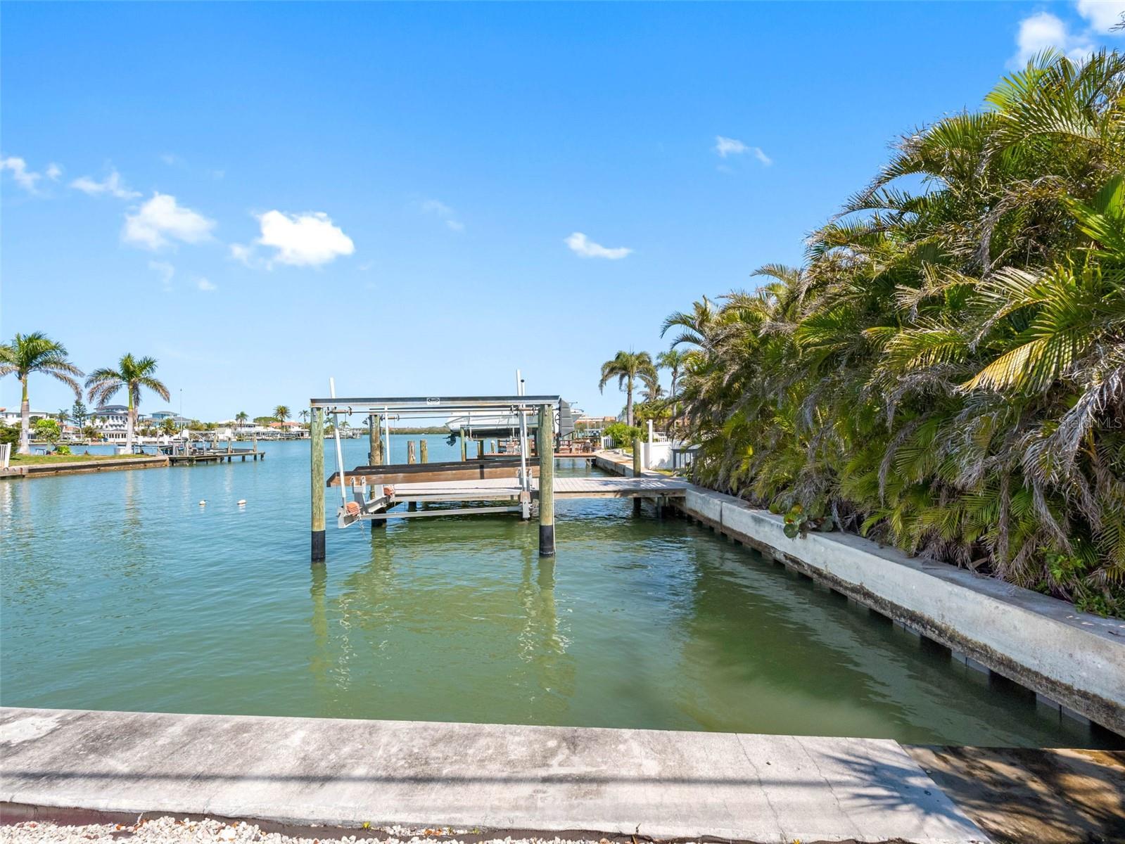 562 Johns Pass Ave Property Photo 7