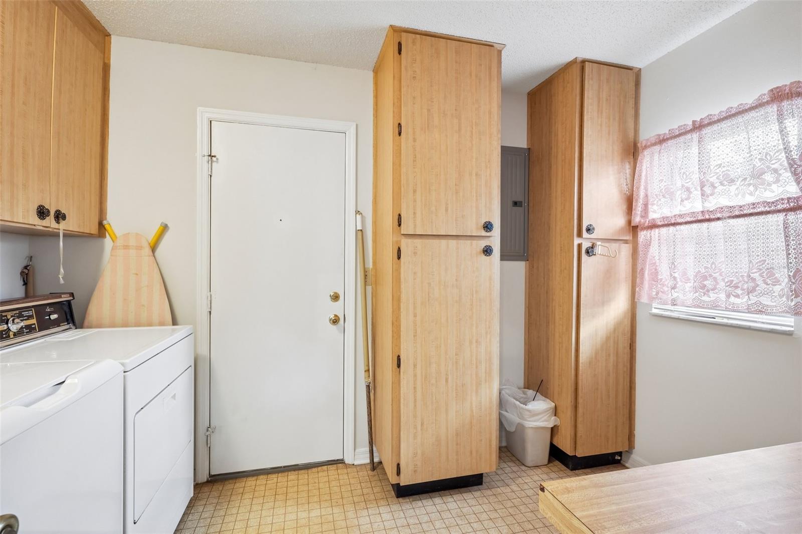 2017 Hampstead Cir Property Photo 16