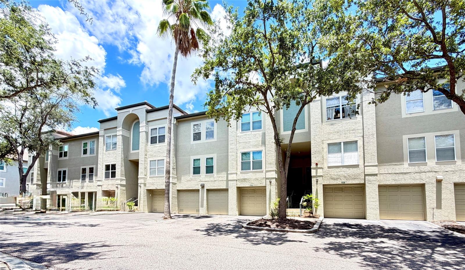 724 Coral Reef Dr Property Photo 3