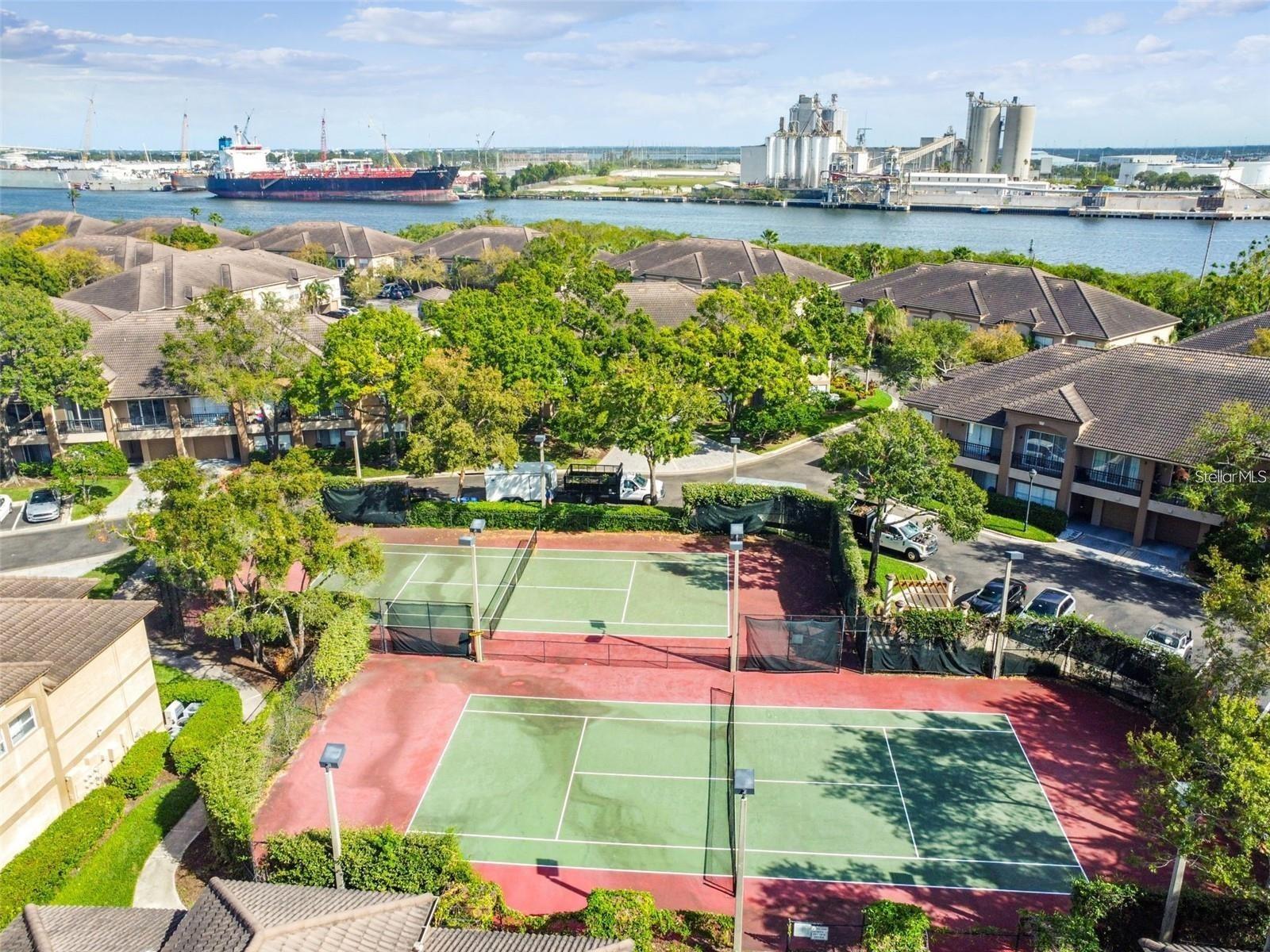 724 Coral Reef Dr Property Photo 41
