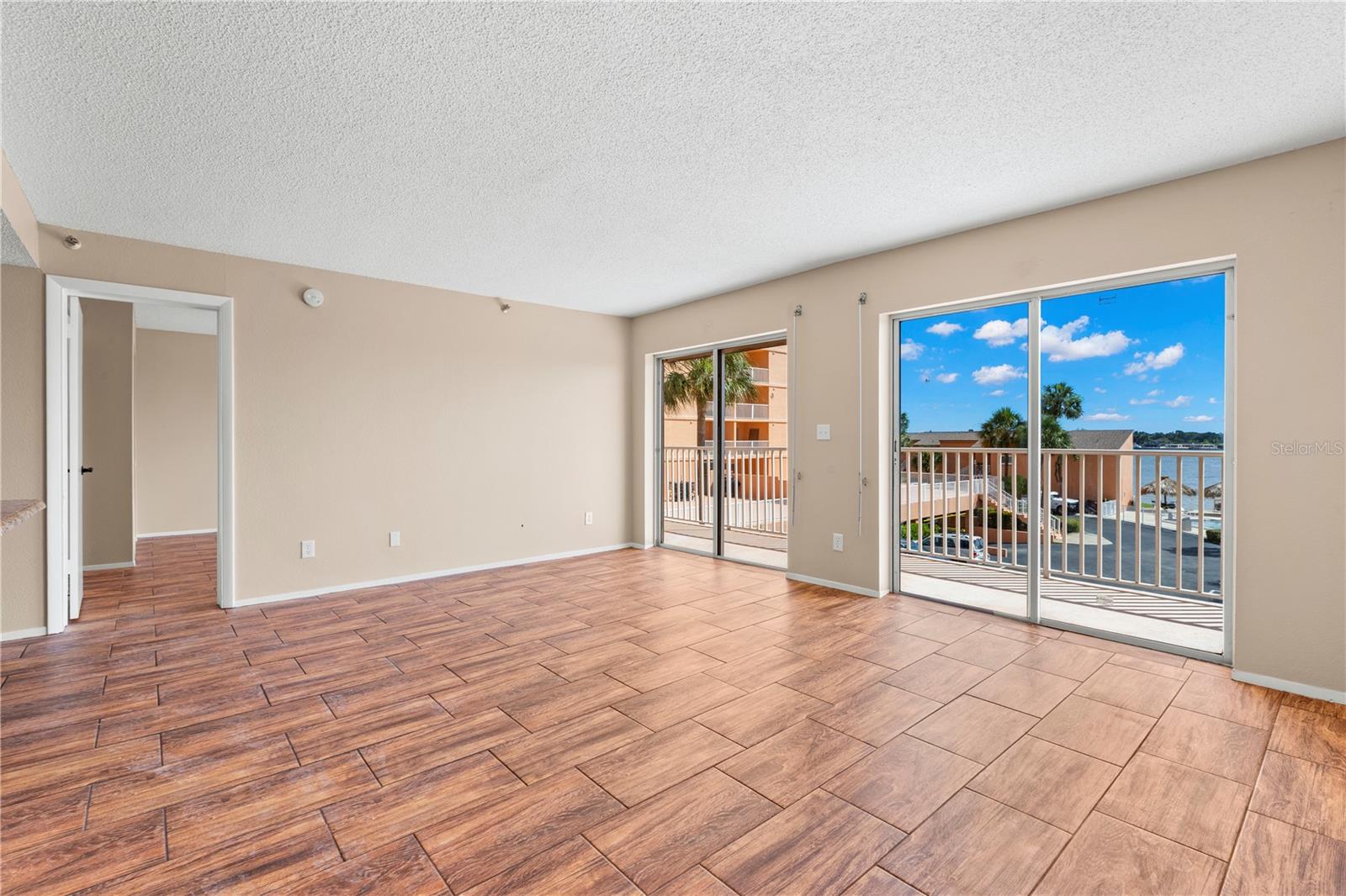 7432 Sunshine Skyway Ln S #302 Property Photo 4