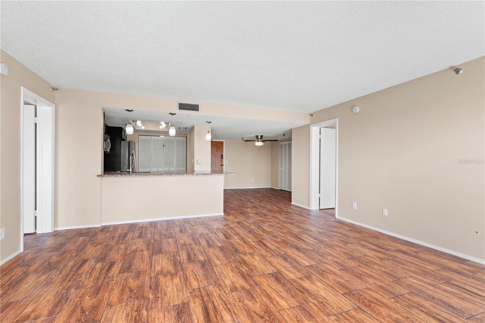 7432 Sunshine Skyway Ln S #302 Property Photo 10