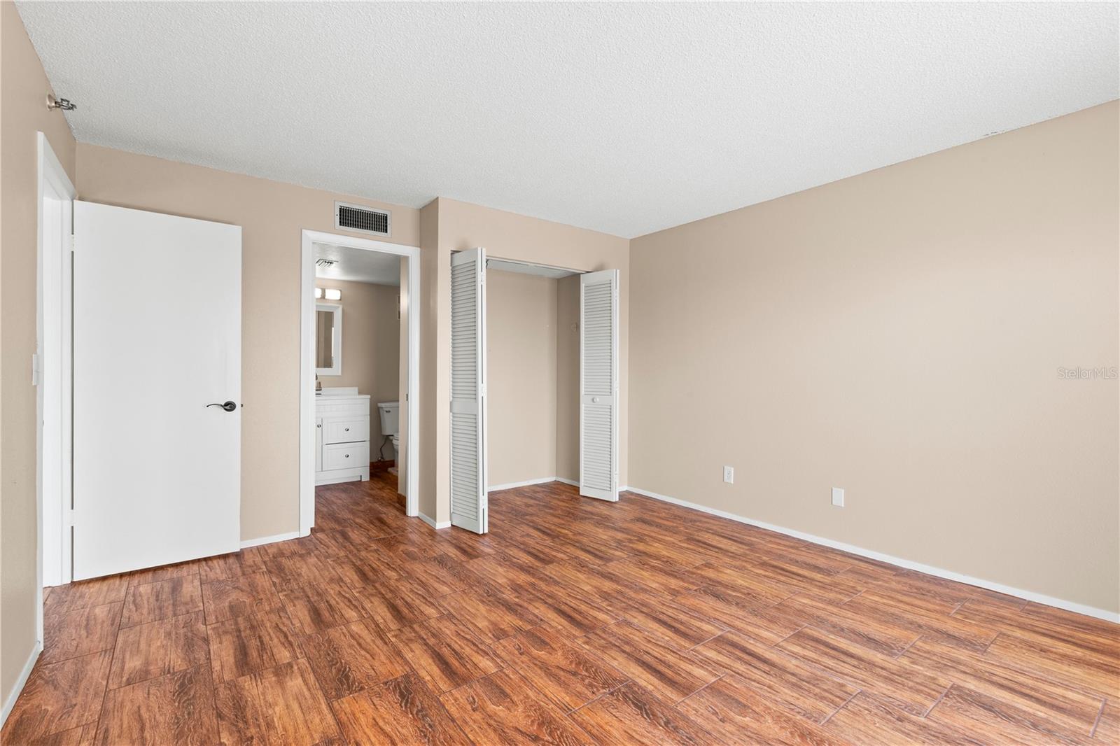 7432 Sunshine Skyway Ln S #302 Property Photo 28