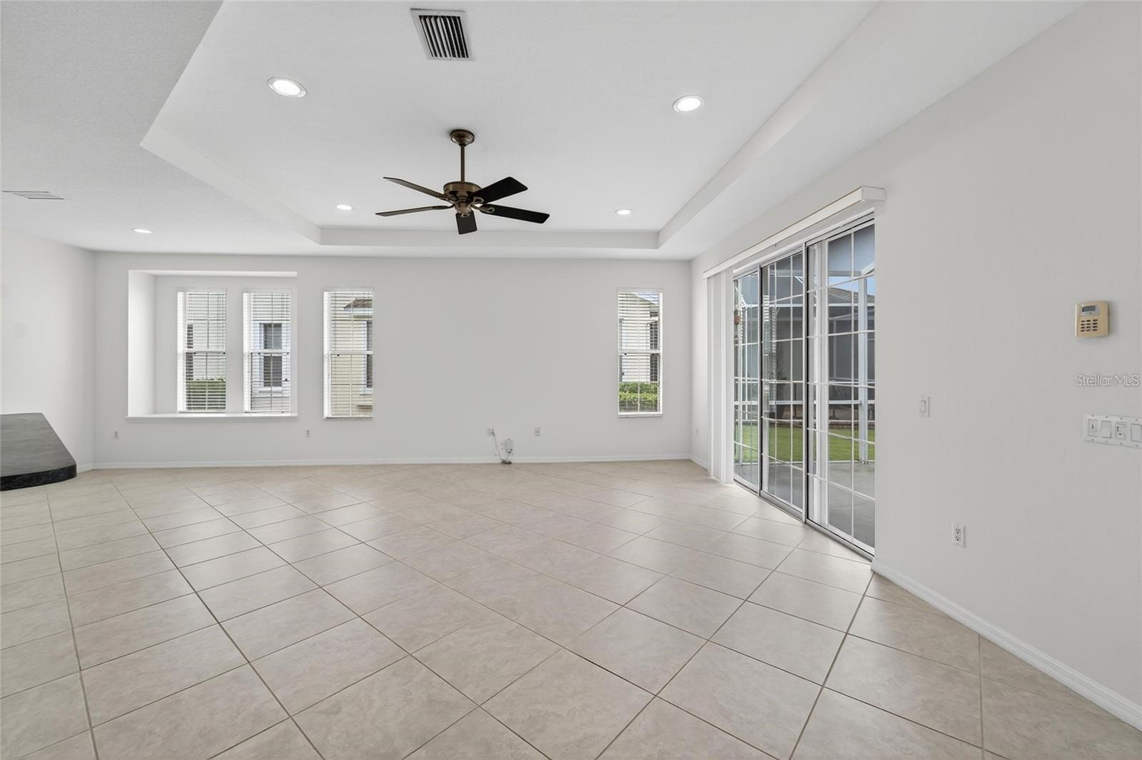 209 Sela Cove Cir Property Photo 4
