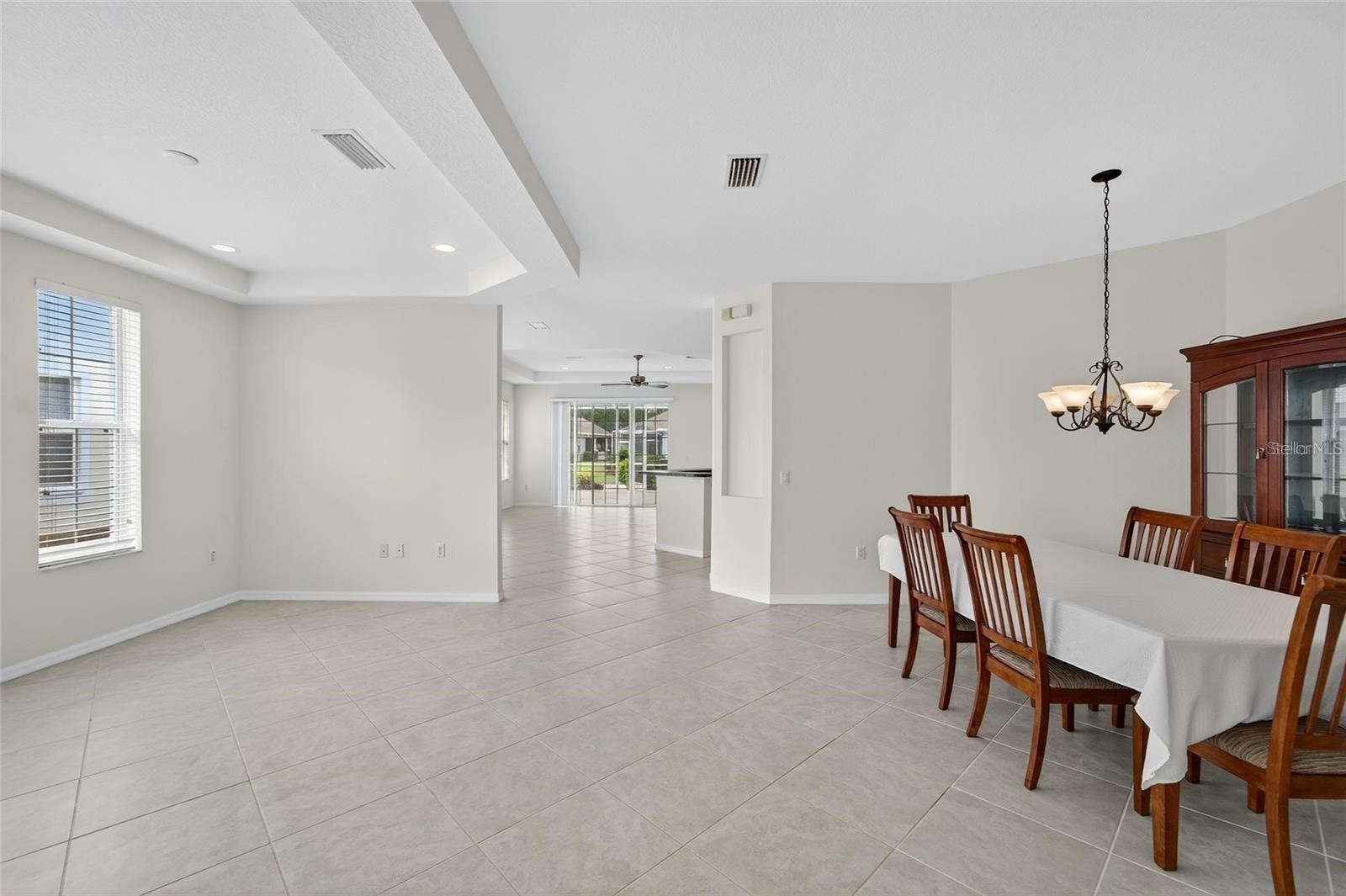 209 Sela Cove Cir Property Photo 5