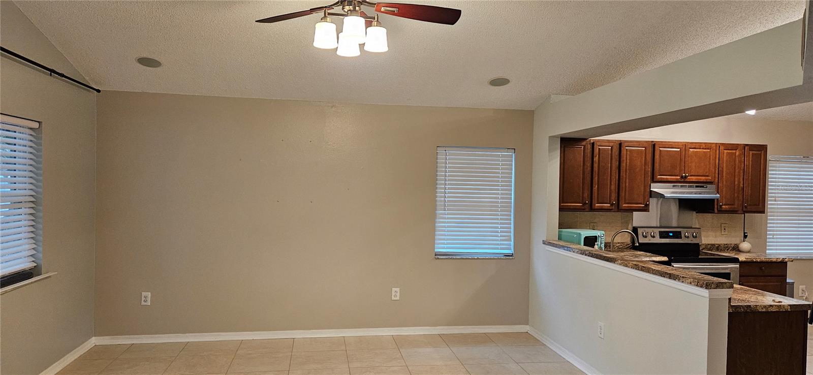 3186 Bentley Dr Property Photo 8