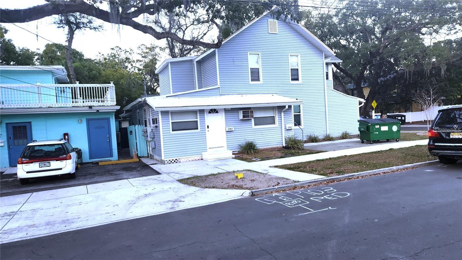 614 OAK AVE