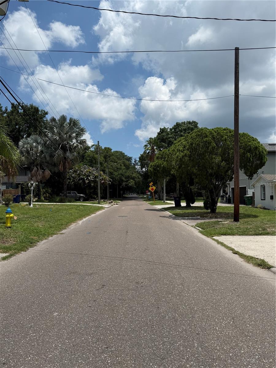 2711 N Myrtle Ave Property Photo 3