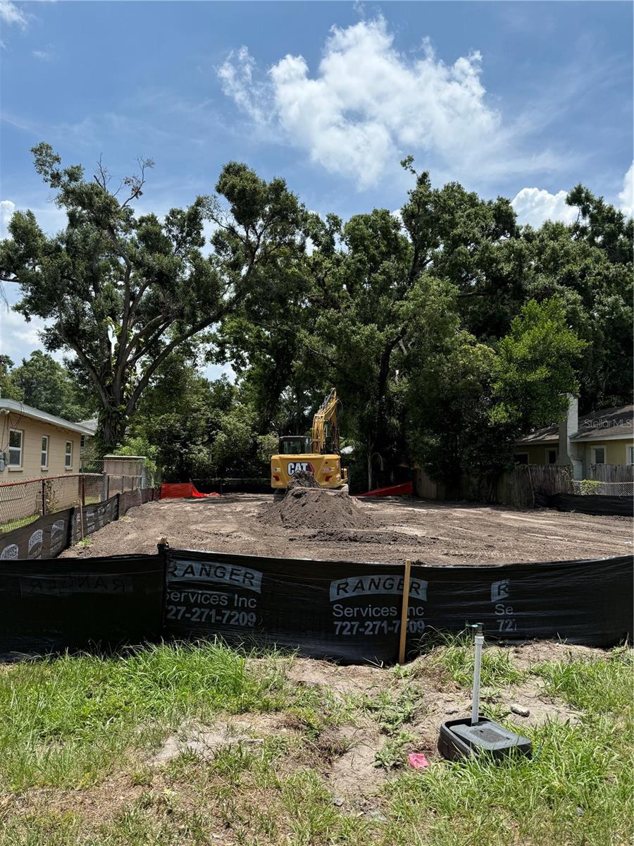 2711 N Myrtle Ave Property Photo 5