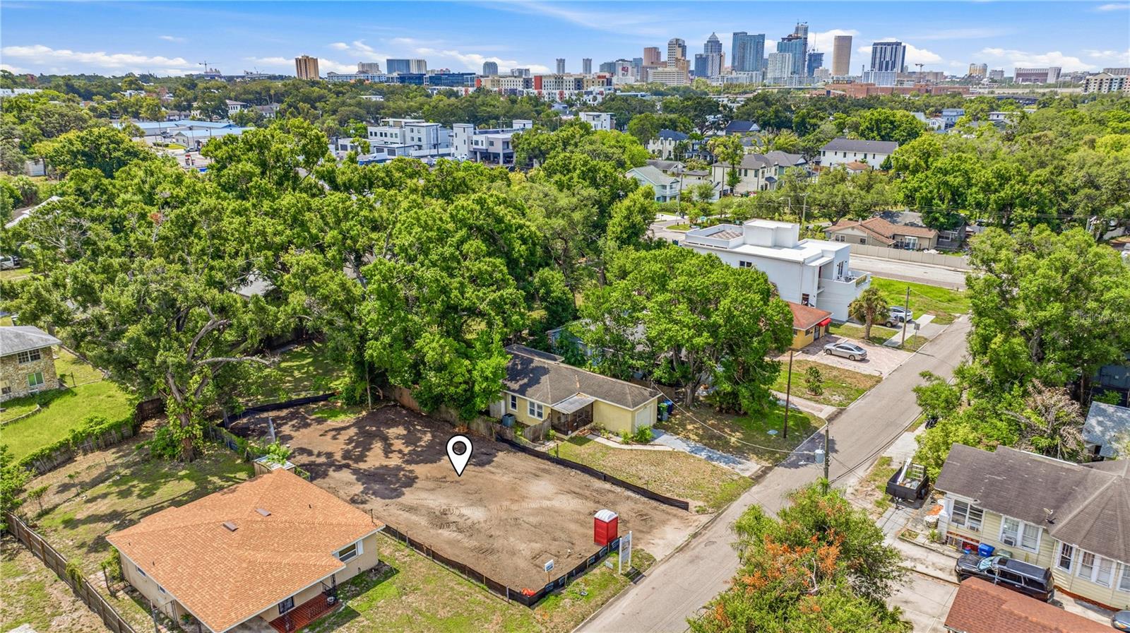 2711 N Myrtle Ave Property Photo 11